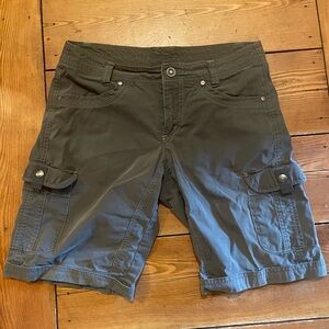 Kuhl free range cargo short. Size 6. Grey